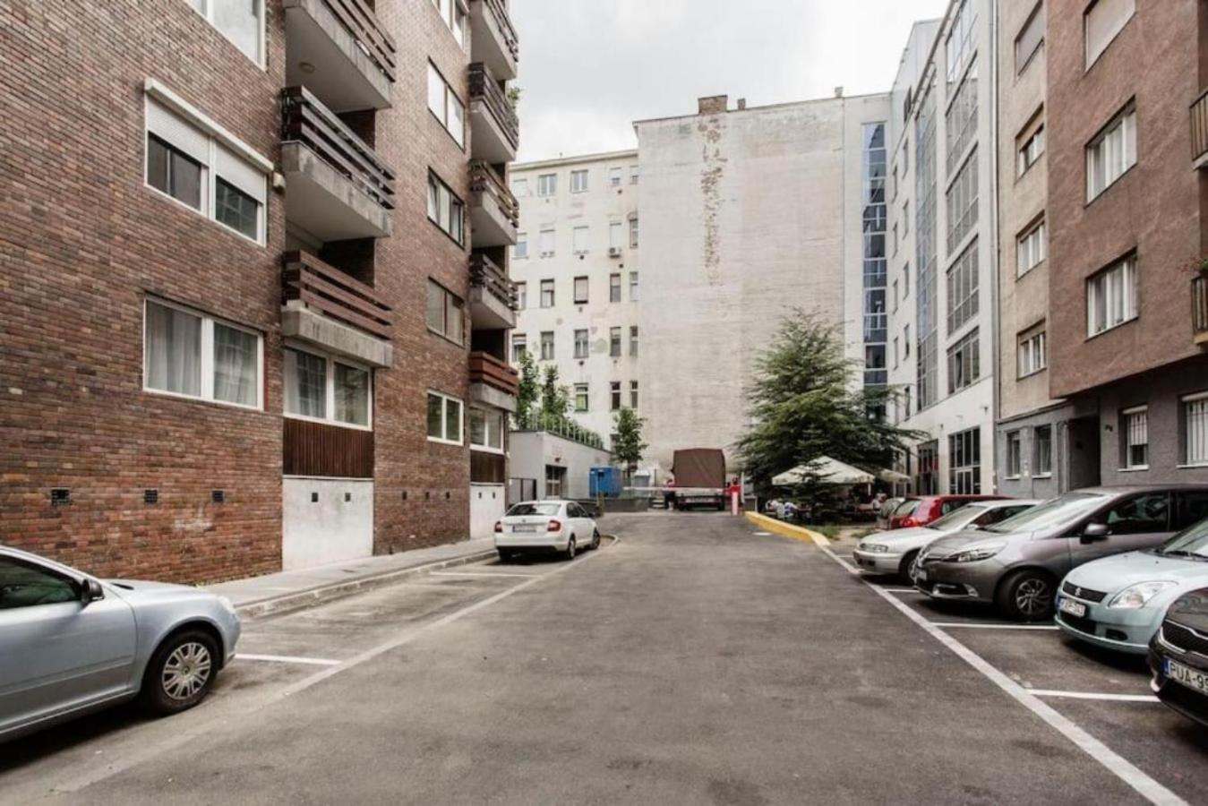 The Downtown Chill Apartment Budapest Exterior photo